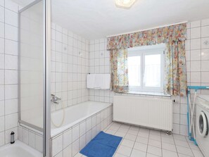Ferienhaus | Badezimmer