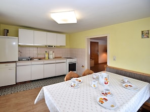 Casa | Cozinha privada | Cadeirão de bebê
