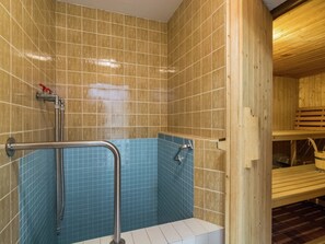 Apartment | Bathroom