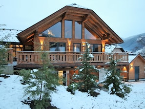 Exterior - Sumptuous Holiday Home in Sankt with Hot Tub & Sauna (Sankt Margarethen im Lungau)