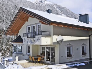 Apartment | Exterior - Apartment in See in Tyrol on the ski Slopes (See)