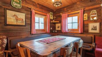 Chalet | Dining