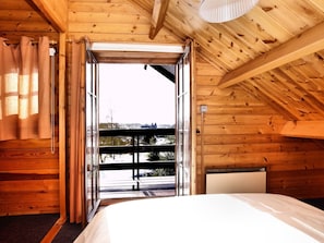 3 bedrooms, individually furnished - Wooden Chalet in Saint-hubert With a View and a Garden (Saint-Hubert)