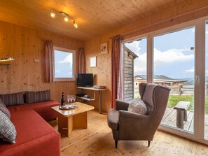 Chalet | Living room - Mountain Chalet in Klippitztörl Near Forest With Garden & Parking (Bad Sankt Leonhard im Lavanttal)
