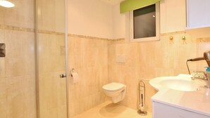 Bathroom - Cozy Apartment in Kitzbuhel near Ski Lift (Kitzbuehel)