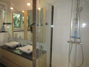 House | Bathroom