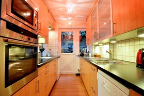 House | Private kitchen | Highchair - Holiday Home in La Roche-en-ardenne (La Roche-en-Ardenne)