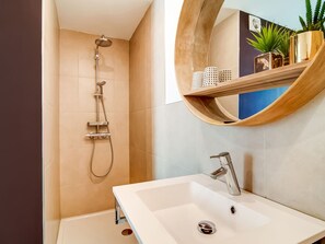 House | Bathroom - Holiday Home in Lierneux With Garden (Lierneux)