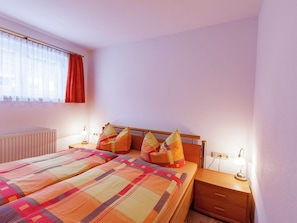 1 chambre, ameublement personnalisé