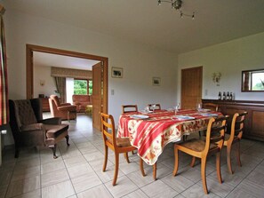 House | Dining - Cozy Holiday Home in Lesterny near Lake (Nassogne)