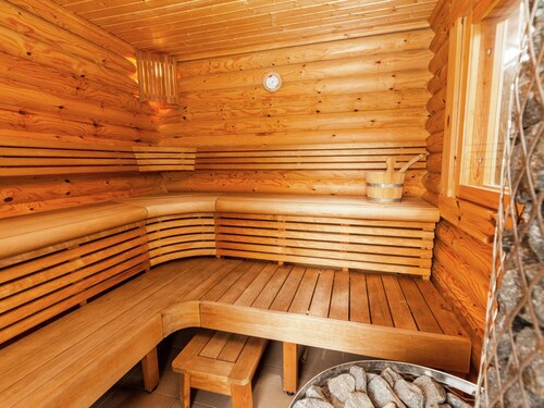 Beautiful Villa with Sauna & Hot Tub in the Region Haspengouw