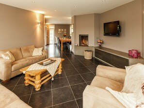 Villa | Living area - Beautiful Villa with Sauna & Hot Tub in the Region Haspengouw (Heers)