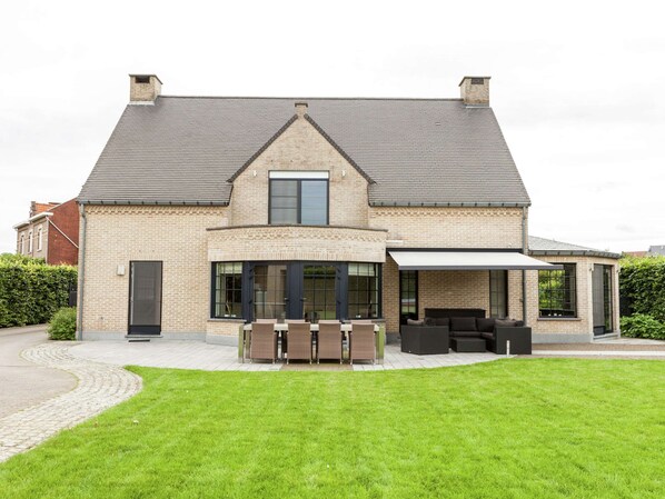 Villa | Exterior