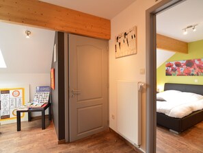 1 bedroom, bed sheets - Charming Apartment with Access to Outdoor Hot Tub in Green Condroz Valley (Ouffet)