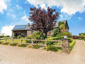 Villa | Exterior