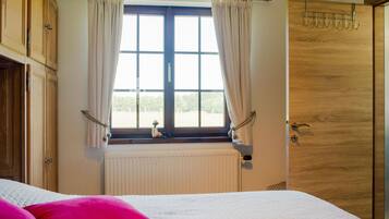 Villa | 4 bedrooms, individually furnished, bed sheets