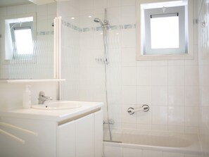 House | Bathroom - Holiday Home in De Haan Near Beach (De Haan)