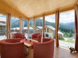 Chalet | Area keluarga | TV