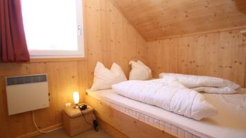 Chalet | 4 kamar tidur dan dilengkapi dengan perabotan berbeda-beda