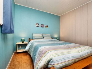 House | 4 bedrooms, bed sheets - Family Retreat With Garden (Tenneville)