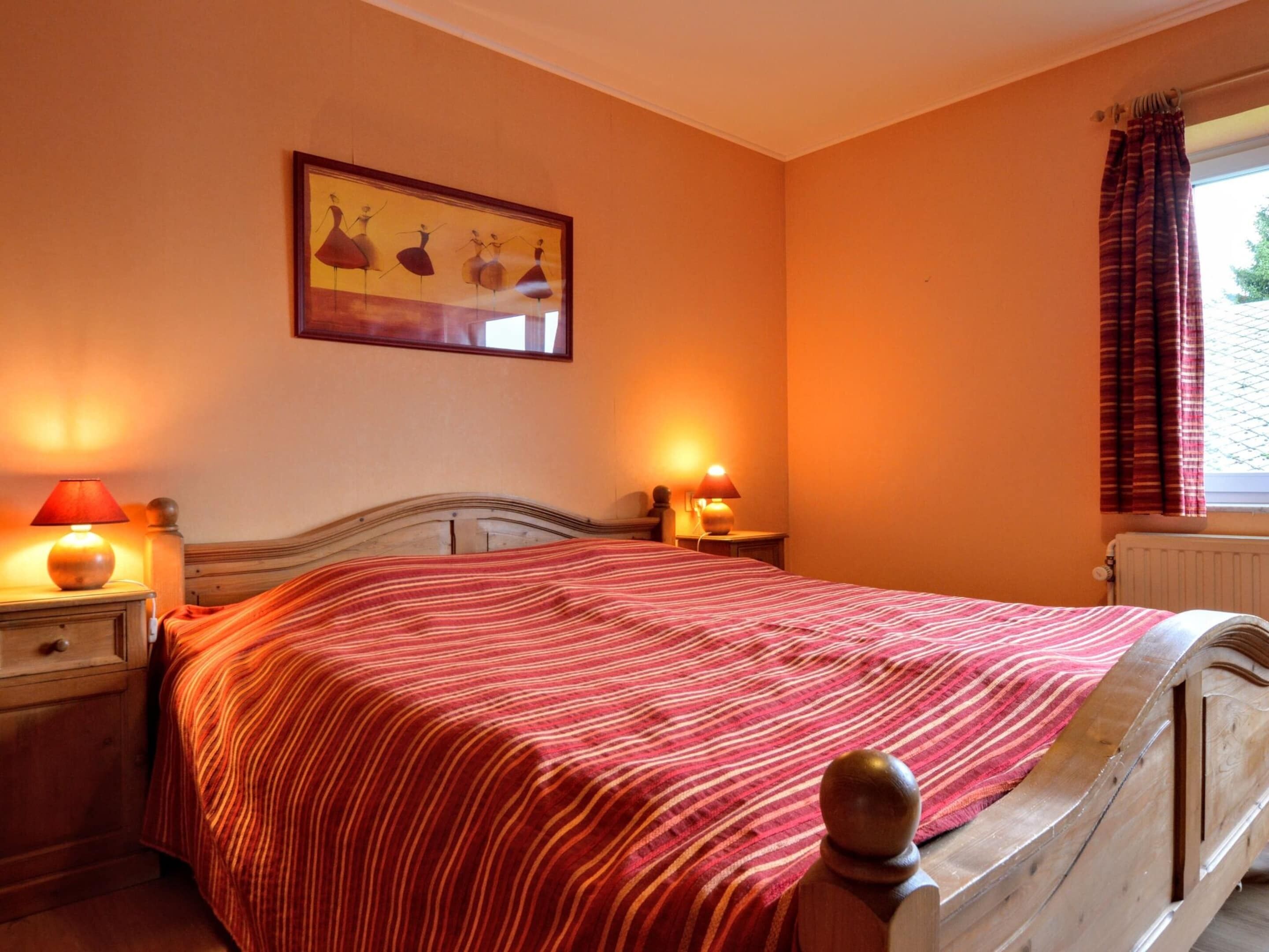 House | 4 bedrooms, individually furnished, iron/ironing board, bed sheets