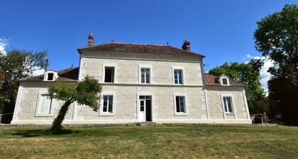 Cozy Mansion in Montreuil-la-cambe With Garden