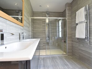 Bathroom - Cozy Mansion in Montreuil-la-cambe With Garden (Montreuil-la-Cambe)