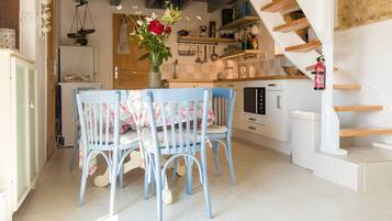 Cottage | Dining