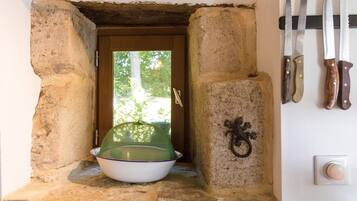 Cottage | Private kitchen | Highchair
