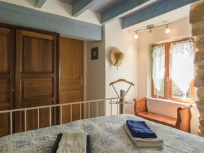 Room amenity - Rustic Chic Country Cottage (Thenon)