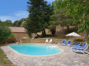 Outdoor pool, a heated pool - Cozy Holiday Home in Velieux With Private Swimming Pool (Vélieux)