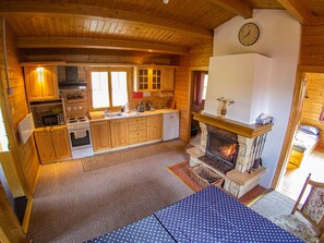 Fridge, microwave, oven, espresso maker - Drevenice Oscadnica (Oscadnica)