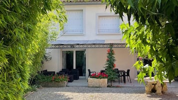 Villa | Exterior