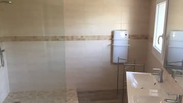 Villa | Bathroom