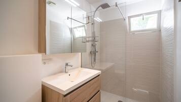 Vila | Kamar mandi | Shower