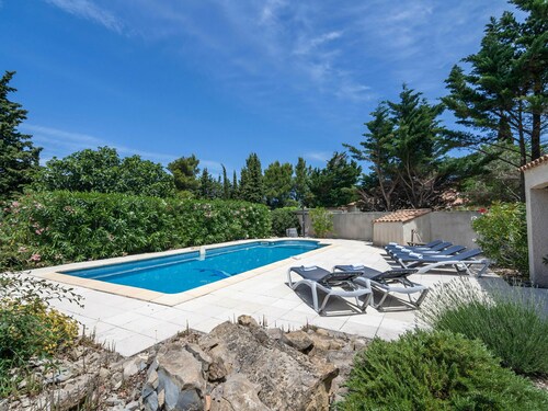Villa in Pouzols With Private Pool & Vineyards