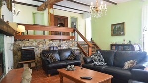 Unclassified image, 5 of 37, button - Charming Holiday Home Near River in Vallon-pont-d'arc (Vallon-Pont-d'Arc)