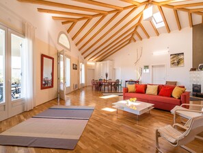 Villa | Living room - Luxury Villa With Private Swimming Pool in Oupia (Oupia)
