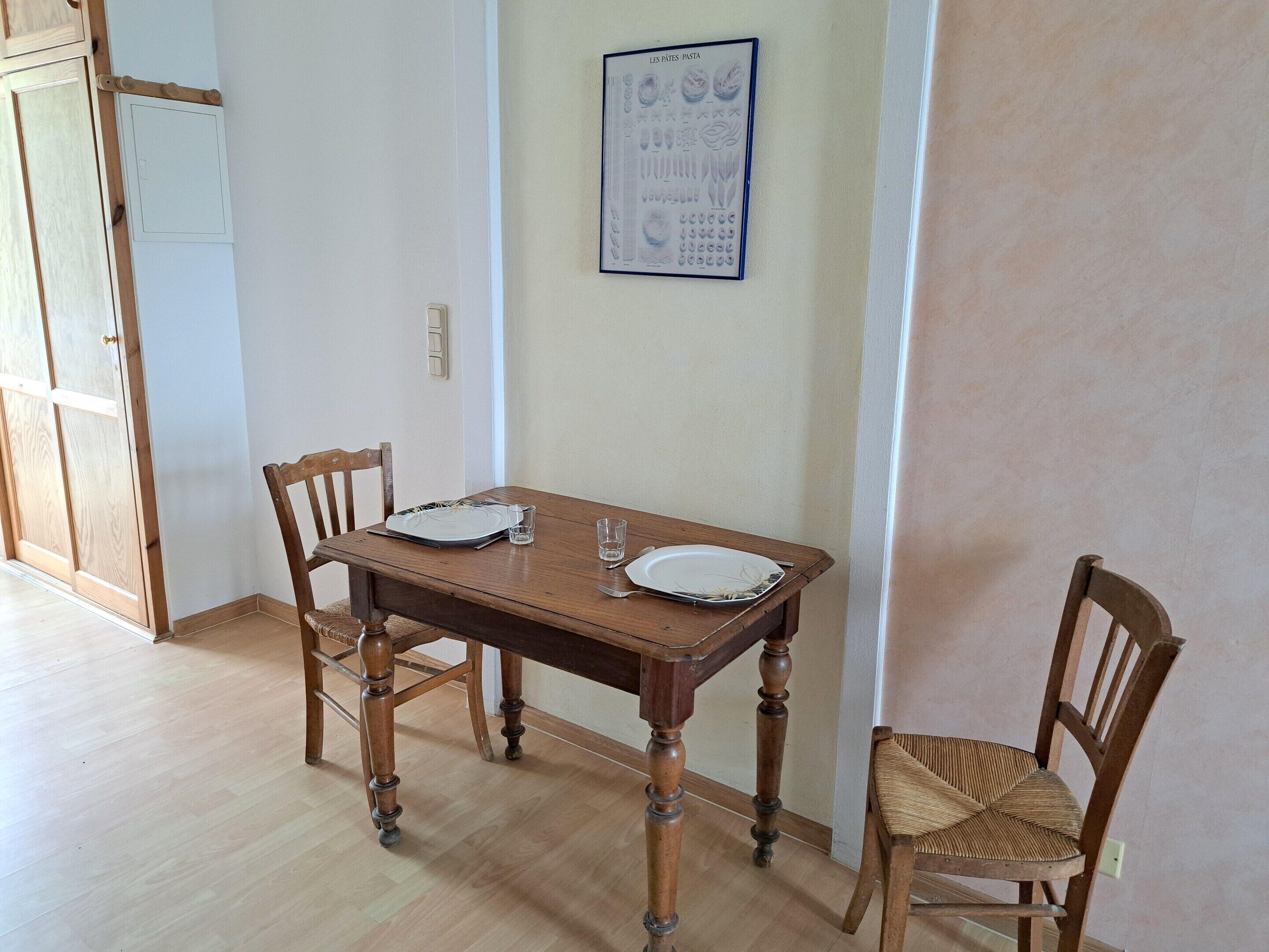 Apartment | Dining