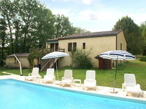 Exterior - Spacious Holiday Home in Anglars-nozac With Swimming Pool (Anglars-Nozac)