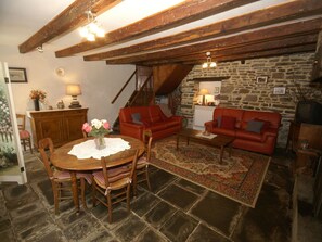 House | Living room - Alluring Holiday Home With Fenced Garden, Barbecue (Montaigu-les-Bois)