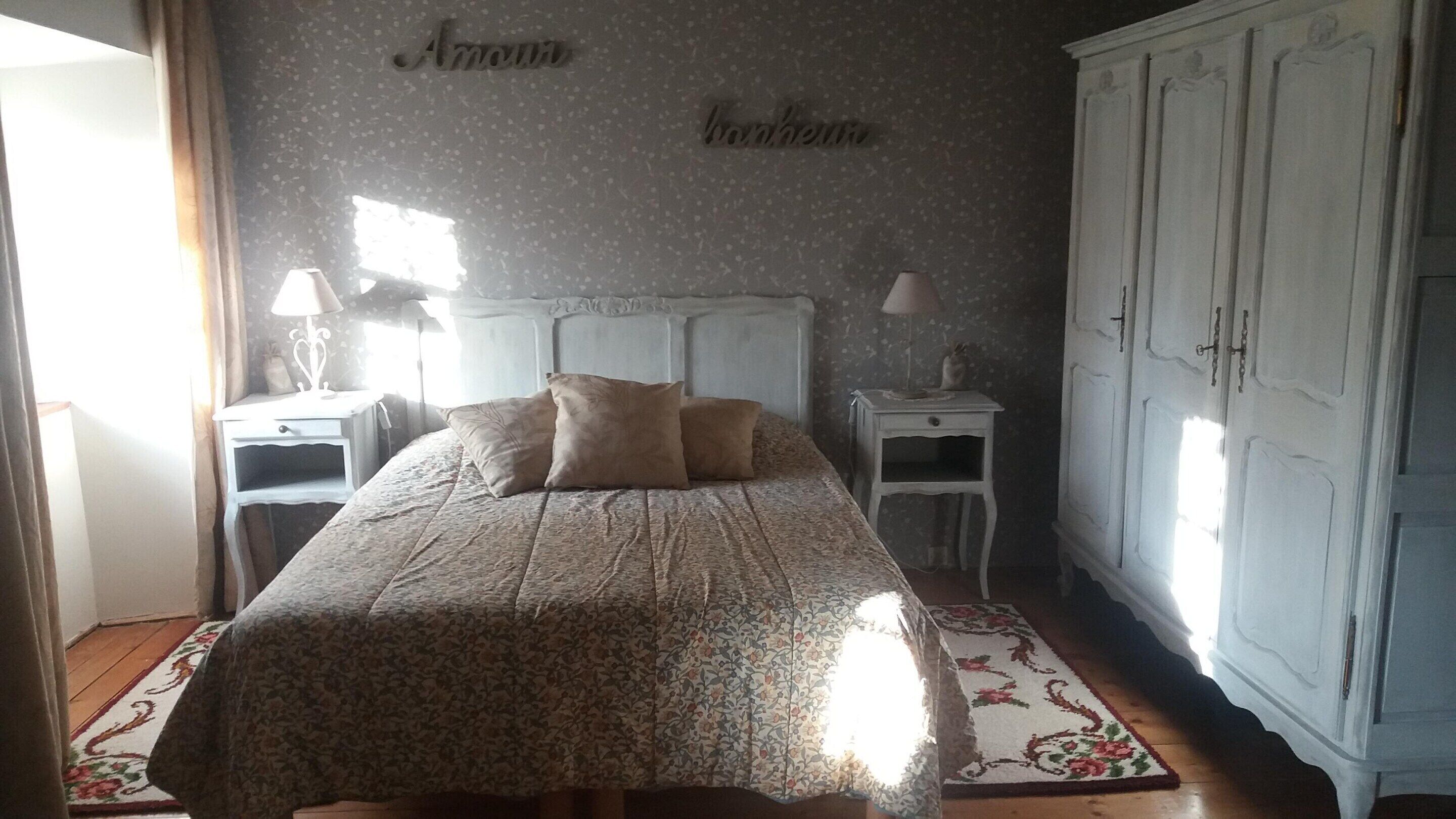 House | 3 bedrooms, individually furnished, iron/ironing board, bed sheets