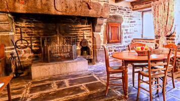 House | Tempat makan