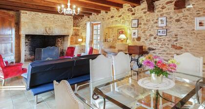 Forest Hideaway in Saint-caprais