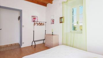 House | 2 bedrooms, individually furnished