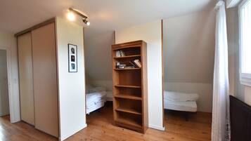 2 bedrooms, individually furnished, bed sheets
