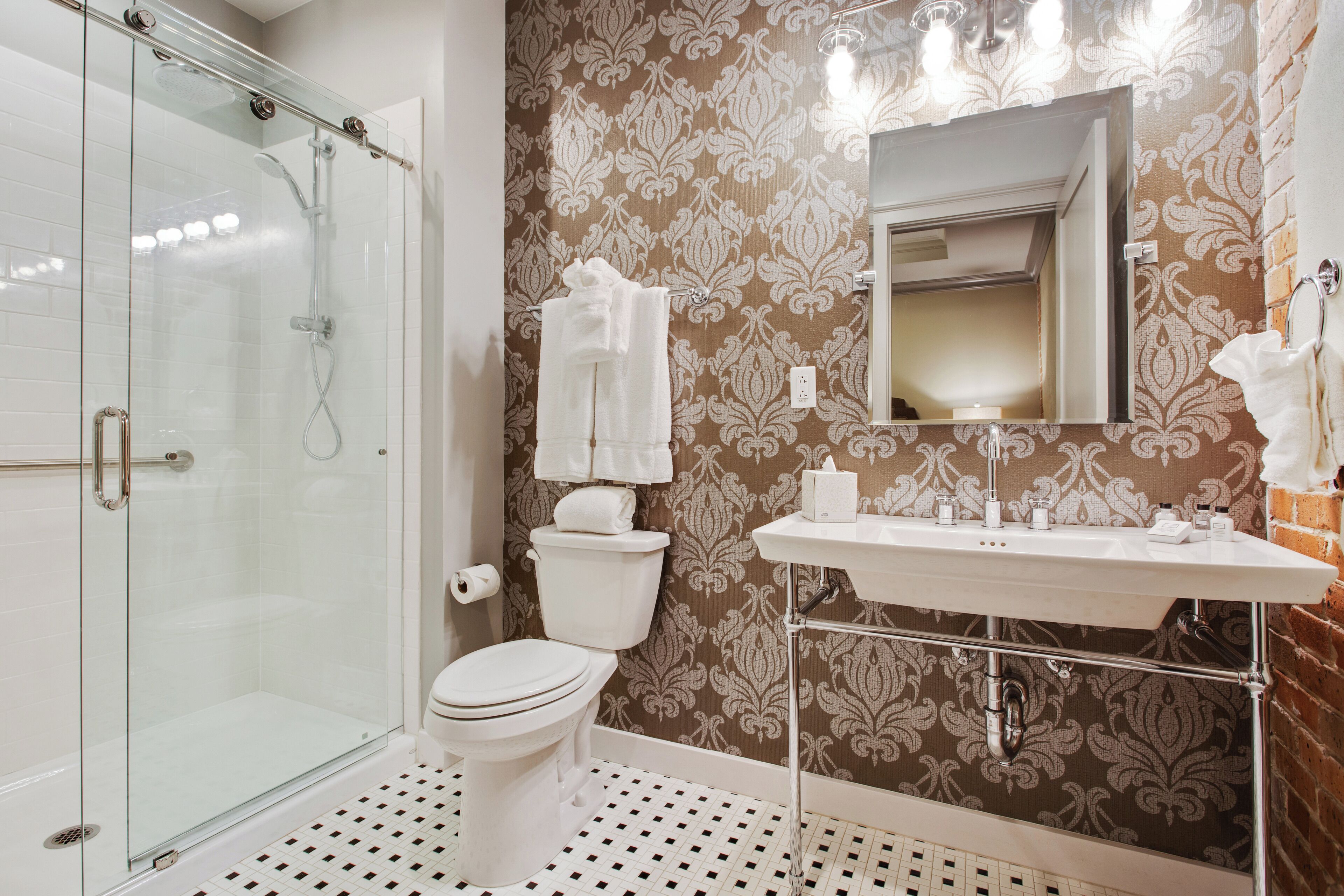 room, 1 king bed, no windows | bathroom | shower, free toiletries, hair dryer, towels