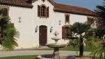 House | Bahagian luar