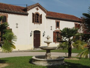 House | Exterior - Luxurious Holiday Home With Private Pool (Buzon)