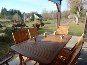 House | Balcony - Vintage Holiday Home in Servance With Barbecue (Servance-Miellin)